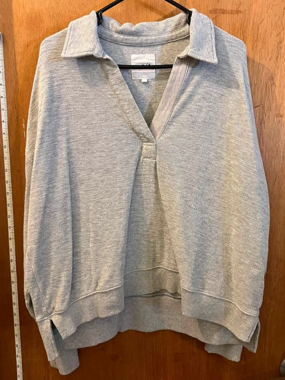 🐻Size M - Gray Long Sleeve V-Neck Knit Pullover